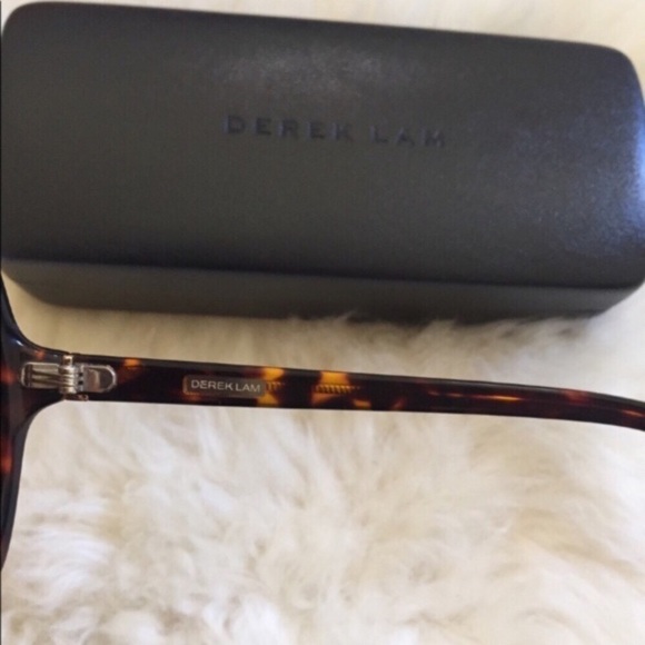 Derek Lam Oversized Broadway Square Sunglasses - Picture 6 of 8